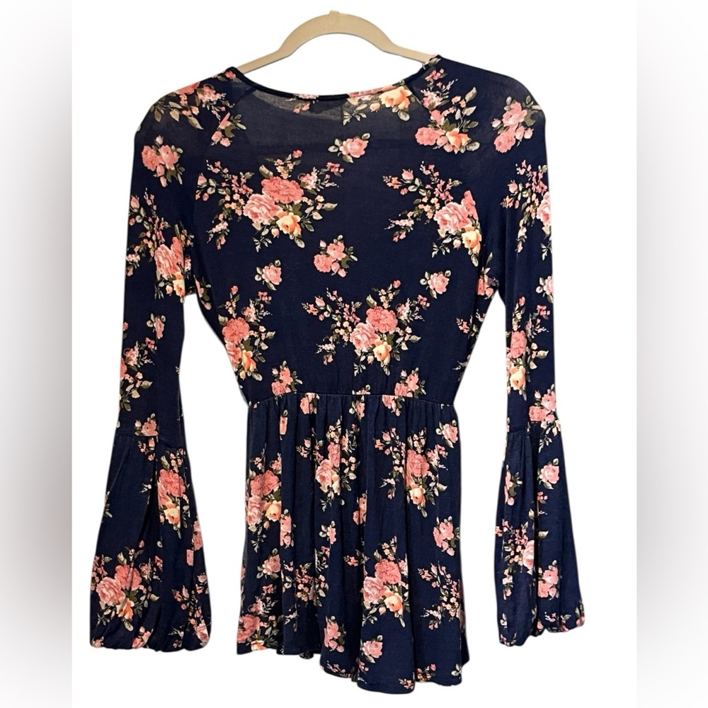 Altar'd State Navy Blue Floral V-Neck Women's Top Whimsical Fairy Size Medium - Picture 4 of 13